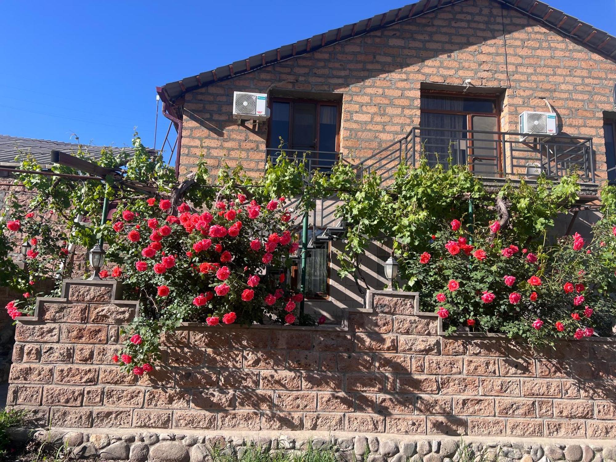 Areni Wine Cellar Hotel Exterior photo